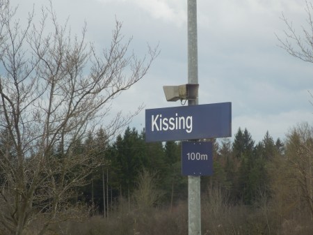 Kissing Station