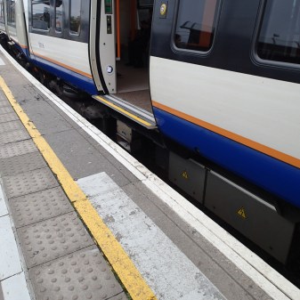 Train/Platform Gaps At Willesden Junction