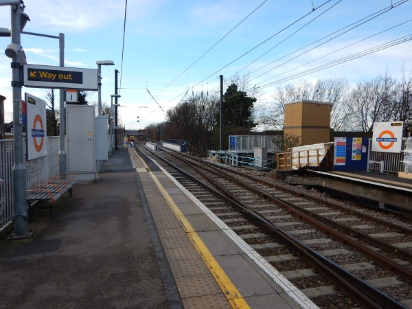 Platform Extensions At South Tottenham Station