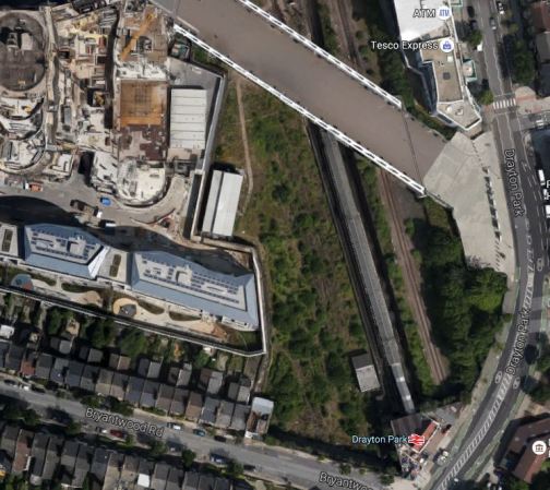 Drayton Park Station