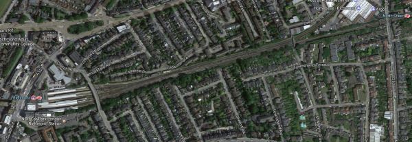 Between Richmond and North Sheen Stations